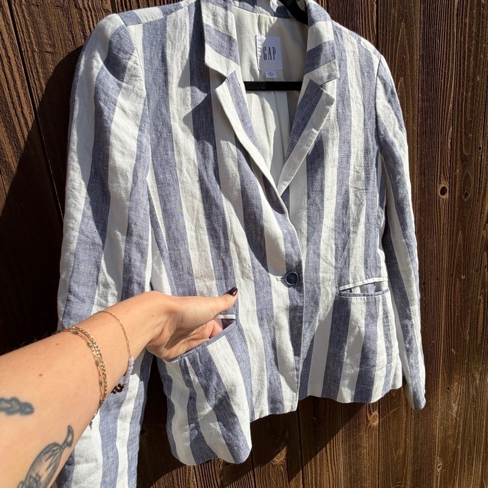 GAP Linen Striped Blazer – Size 2 Petite - Picture 2 of 8